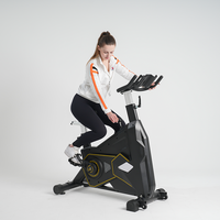 Vélo de spinning d'intérieur avec moniteur numérique pour le suivi des progrès de la condition cardiovasculaire
