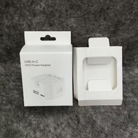 Chargeur pliable double USB-A+Type-C avec prise UK, emballage en boîte, protection contre les surcharges et compatibilité multi-appareils