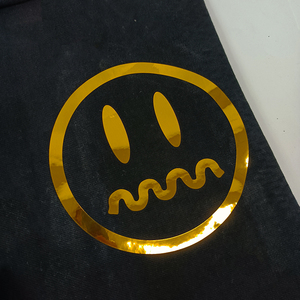 Vinilo Termotransferible Metálico Dorado Ecológico 2025 para Prendas de Vestir, Color Personalizado, Logotipo Termoadhesivo, Miles de Diseños - Product Image 5