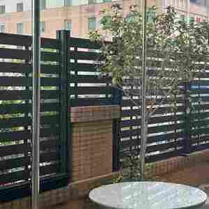 Panneaux de clôture de <span class=keywords><strong>jardin</strong></span> en WPC moderne Aeo-120 de 6 pieds, vente en gros, résistants au vent, panneaux en bois-plastique pour l'extérieur - Product Image 4