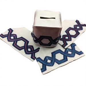 Juego de Fundas para Cajas de Pañuelos Bordadas en Algodón Duradero Hechas a Mano, Forma Personalizada, Accesorio de Decoración para el Hogar, Marca VNAP - Product Image 1
