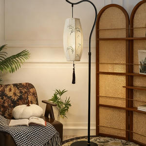 Lampe sur pied <span class=keywords><strong>de</strong></span> style chinois avec une ambiance au chevet du canapé dans le salon, mettant en valeur un style rétro américain - Product Image 4