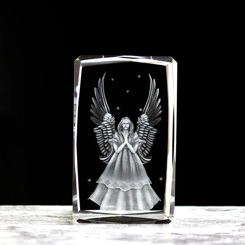 크리스탈 3D 수호 천사 동상 레이저 새겨진 크리스탈 큐브 Led 빛의 명예