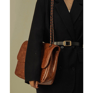 Fashionable Retro Style Quilted Women's Shoulder <b>Bag</b> <b>Large</b> Capacity with Single <b>Zip</b> Closure and Chain Decoration for Commuting - Product Image 3