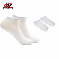Chaussettes de yoga antidérapantes CZFIT pour sports d'intérieur, douces pour la peau, confortables, absorbant les chocs, respirantes et personnalisables