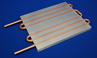 Bloc de refroidissement à eau en tube de cuivre, usinage CNC de précision, plaque de refroidissement liquide en aluminium sur mesure pour processeur de données informatique