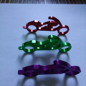 Llavero de moda YD489 al por mayor, con forma de coche deportivo para hombre, abridor de botellas de aluminio, abridores de botellas personalizados con diseño de oso - Product Image 5