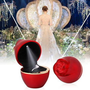 Scatole per Anelli a Forma di Fiore in Plastica con LED Personalizzate, Confezioni per Gioielli da Matrimonio, Scatole per Gioielli da Donna, Vendita all'Ingrosso - Product Image 1