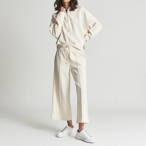 Sweat à capuche personnalisé brodé, imprimé intégral, à manches longues et col en V, pour femme, avec fermeture éclair tissée formelle au col, idéal pour l'hiver - Product Image 3
