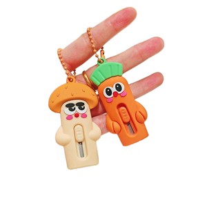 Couteau utilitaire portable Ruan Xiaodou Mini 6,5 cm, ouvre-boîte de sécurité en plastique pour étudiants, accessoire porte-clés - Product Image 2
