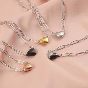 Nuovo Design placcato oro 18k in acciaio inox <span class=keywords><strong>magnete</strong></span> cuore alla moda ciondolo collana <span class=keywords><strong>con</strong></span> catena graffetta - Product Image 1