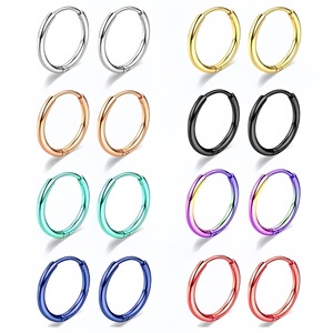 Boucles d'oreilles créoles en acier inoxydable, design rond et épuré, bijoux pour usage quotidien, accessoire de piercing - Product Image 4