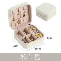 Boîte de rangement portable en velours pour bijoux, mini-étui de voyage moderne carré, organiseur de présentation pour bagues, boucles d'oreilles, colliers, petit conteneur