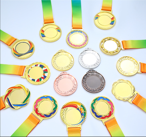 Médailles de sport personnalisées en alliage de zinc doré 2D/3D avec ruban, pour course à pied et marathon, design économique du fabricant - Product Image 4