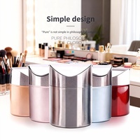Poubelle de toilette compacte en acier inoxydable avec couvercle basculant pour bureau ou table – Design élégant et moderne