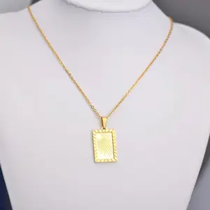 Penjualan terlaris terukir kalung bulan dan bintang 18K PVD kartu Tarot emas kalung liontin baja tahan karat perhiasan desain