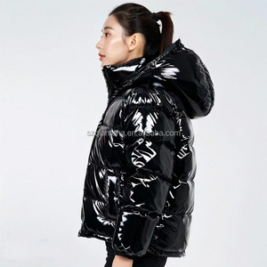 Veste en duvet réversible dorée super tendance pour femmes, logo personnalisé AQTQ, designer féminin, OEM - Product Image 5