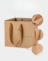 Vente chaude marron épais cadeau Kraft sac en papier à fond carré sac d'emballage de Bouquet de fleurs avec poignée plate imprimée de Logo