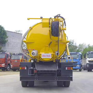 Camion d'aspiration des eaux usées ISUZU GIGA 4x2, camion-citerne à vide pour fosses septiques, camion de nettoyage des boues fécales de 10 m³ à vendre - Product Image 2