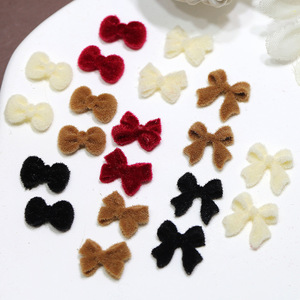 Accessoires 3D pour nail art : Nœuds floqués, Breloques papillon rouges d'hiver, Décorations en résine pelucheuse pour ongles - Product Image 6