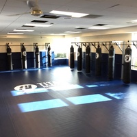 Support de sac de boxe en acier professionnel avec support suspendu Support de boxe suspendu au sol