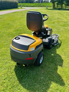 Tondeuse à gazon et déneigeuse frontale Stiga Park Pro 900AWX avec moteur et autres équipements inclus, à vendre en Russie avec livraison rapide - Product Image 3