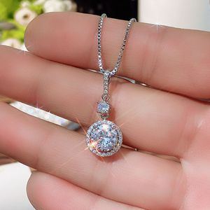 Elegante collana con ciondolo per donna, catena leggera da indossare, accessorio regalo per l'uso quotidiano - Product Image 6