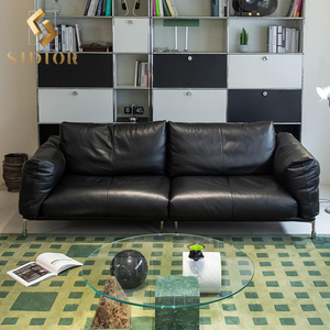 <span class=keywords><strong>Divano</strong></span> <span class=keywords><strong>Chester</strong></span> Moon in Pelle e Velluto, 3 Posti, Morbido Velluto Olandese, Arredamento di Lusso Italiano - Product Image 2