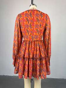 เดรสแฟชั่นผู้หญิง แขนยาว คอวี เอวสูง พิมพ์ลายสดใส - Product Image 4