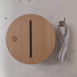 새로운 3d <span class=keywords><strong>led</strong></span> 터치 센서베이스 <span class=keywords><strong>3AA</strong></span> 배터리 전원 나무베이스 둥근 상단 USB <span class=keywords><strong>LED</strong></span> 램프 - Product Image 5