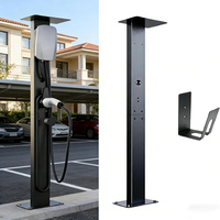 Station de recharge pour véhicules électriques JH-Mech résistante aux intempéries, noire, avec toit et crochet intégré, en acier laminé à froid.