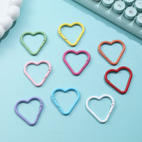 Nouvelles attaches et crochets en forme de cœur MENG'P CJPJ-012 pour bricolage, anneaux ouverts couleur bonbon avec peinture cuite pour la fabrication de porte-clés