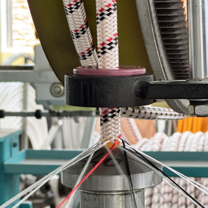 Manguera de pulverización eléctrica de <span class=keywords><strong>PVC</strong></span> amarillo del fabricante, tubería de agua de riego de 5 capas, plástico de 13mm con servicio de corte - Product Image 4