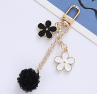 Porte-clés pendentif fleur de cerisier de style japonais, chaîne de téléphone creuse en forme de cœur mignonne pour fille, décoration d'emballage