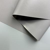 Rouleau de bâche industrielle en PVC imprimé uni, 550 GSM, 1000D, antistatique, tricotée, résistante aux déchirures et imperméable, vente en gros d'usine
