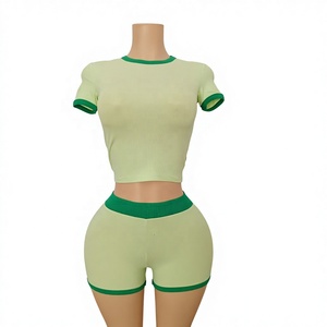 Completo Estivo da <span class=keywords><strong>Donna</strong></span> con Logo Personalizzato: <span class=keywords><strong>Pantaloncini</strong></span> e T-Shirt a Maniche Corte in Cotone Traspirante - Product Image 3