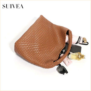 2025New Sac tressé de mode polyvalent de grande capacité Sac tressé Sac à bandoulière texturé et polyvalent Sac à main sous les bras - Product Image 4