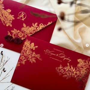 Invitación de Boda China Roja con Doble Felicidad, Papel Dorado con Diseño Floral, Bilingüe, Estilo Oriental - Product Image 4