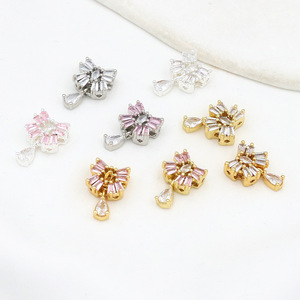 Breloques en cristal en forme de fleur avec pendentif en forme de larme pour la fabrication de bijoux DIY, perles multi-trous plaquées or et argent 14 carats - Product Image 1