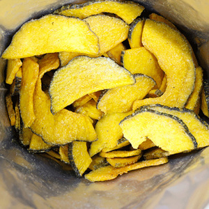 Vente en gros de <span class=keywords><strong>chips</strong></span> croustillantes séchées <span class=keywords><strong>à</strong></span> la citrouille frites sous vide <span class=keywords><strong>l</strong></span>égumes sains collation alimentaire croustillantes en tranches meilleur prix - Product Image 3