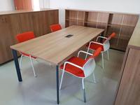 Chaise de bureau ergonomique moderne et confortable à quatre pieds en fer pour hôtel et salon