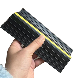 Joint d'étanchéité <span class=keywords><strong>de</strong></span> seuil <span class=keywords><strong>de</strong></span> <span class=keywords><strong>porte</strong></span> <span class=keywords><strong>de</strong></span> <span class=keywords><strong>garage</strong></span>, bande d'étanchéité inférieure pour <span class=keywords><strong>porte</strong></span> <span class=keywords><strong>de</strong></span> <span class=keywords><strong>garage</strong></span> - Product Image 1