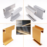 Lampadaire d'angle LED moderne et élégant en aluminium, design de base stylé avec garniture métallique pour accessoires de sol d'hôtel ou d'appartement