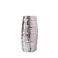 Vase en porcelaine blanche géométrique abstraite, minimaliste, moderne, subtilement luxueux, finitions électro-plaquées or et argent, décoration de maison pour Pâques