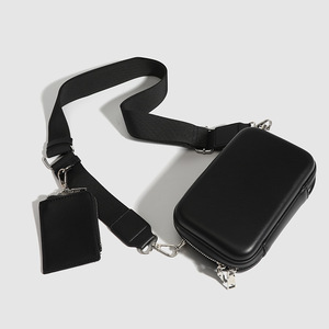 Sac à bandoulière pour <span class=keywords><strong>homme</strong></span> en cuir noir <span class=keywords><strong>rigide</strong></span> multi-poches en gros, sac à bandoulière pour <span class=keywords><strong>homme</strong></span>, sac en PU personnalisé pour l'été, sacs mini tendance - Product Image 4