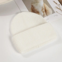 Bonnet tricoté en fourrure de lapin d'hiver personnalisé pour femmes Bonnet en laine angora Logo brodé élégant et chaud pour la plage Mohair