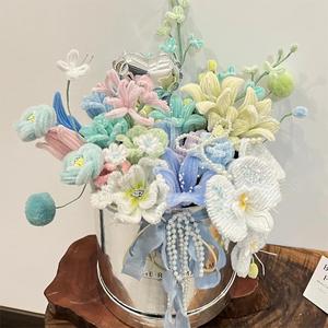 Hugging Bucket Flores Artificiales Mixtas <span class=keywords><strong>de</strong></span> Seda Hechas a Mano con Limpiapipas <span class=keywords><strong>de</strong></span> Flores <span class=keywords><strong>de</strong></span> Varilla Retorcida Estilo Moderno Día <span class=keywords><strong>de</strong></span> la Madre Navidad - Product Image 5