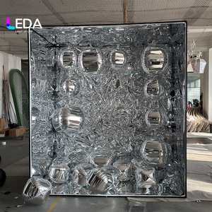 Cabina de Fotos LEDA Nueva, Metálica, Desmontable, con Espejo Plateado y Fondo con Globos - Product Image 2