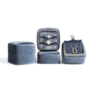 Caja de Joyería de Terciopelo Rosa Cuadrada con Logotipo Personalizado, Caja de Joyería de Terciopelo de Alta Gama Vacía para Anillo Doble o Colgante, Sin Logotipo - Product Image 6