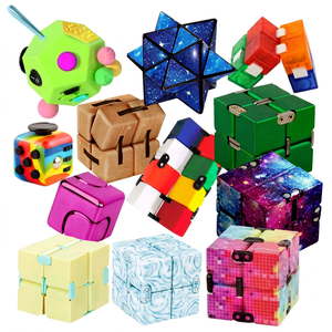 Nouveau cube infini lumineux LED qui brille dans le noir, jouet éducatif en plastique pour les enfants de 8 ans et plus, jouet sensoriel anti-anxiété, cadeau de Noël - Product Image 1
